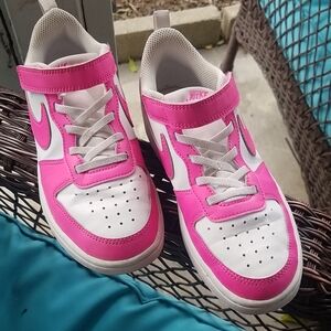 Nike Kids Sneakers in Pink and White